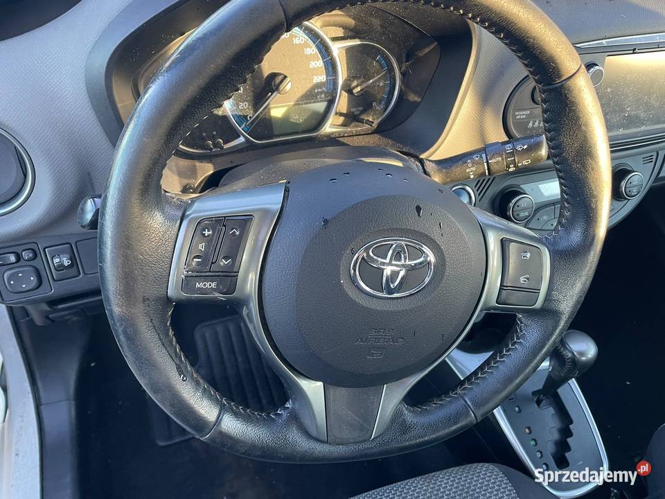 TOYOTA Yaris III 12 100 Hybride Cacharel DV170 4/5 Rzeszów