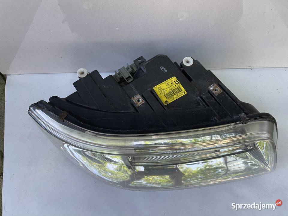 VW TRANSPORTER T5 PRAWA LAMPA PRZÓD CAŁA