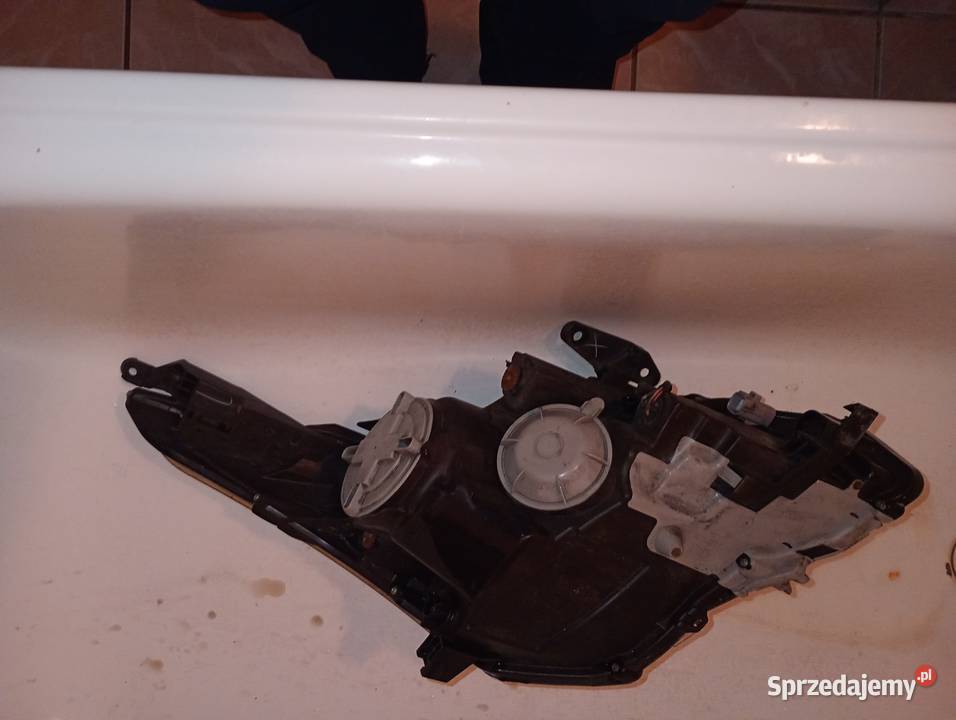 Okazja Lampy przednie orginał oe Toyota Avensis osobowe Wrocław sprzedam