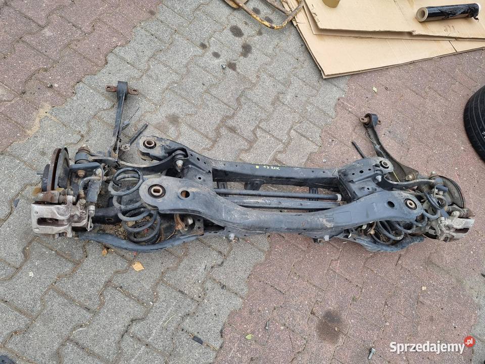 ZAWIESZENIE TYLNE TYŁ OŚ BELKA TOYOTA AURIS II