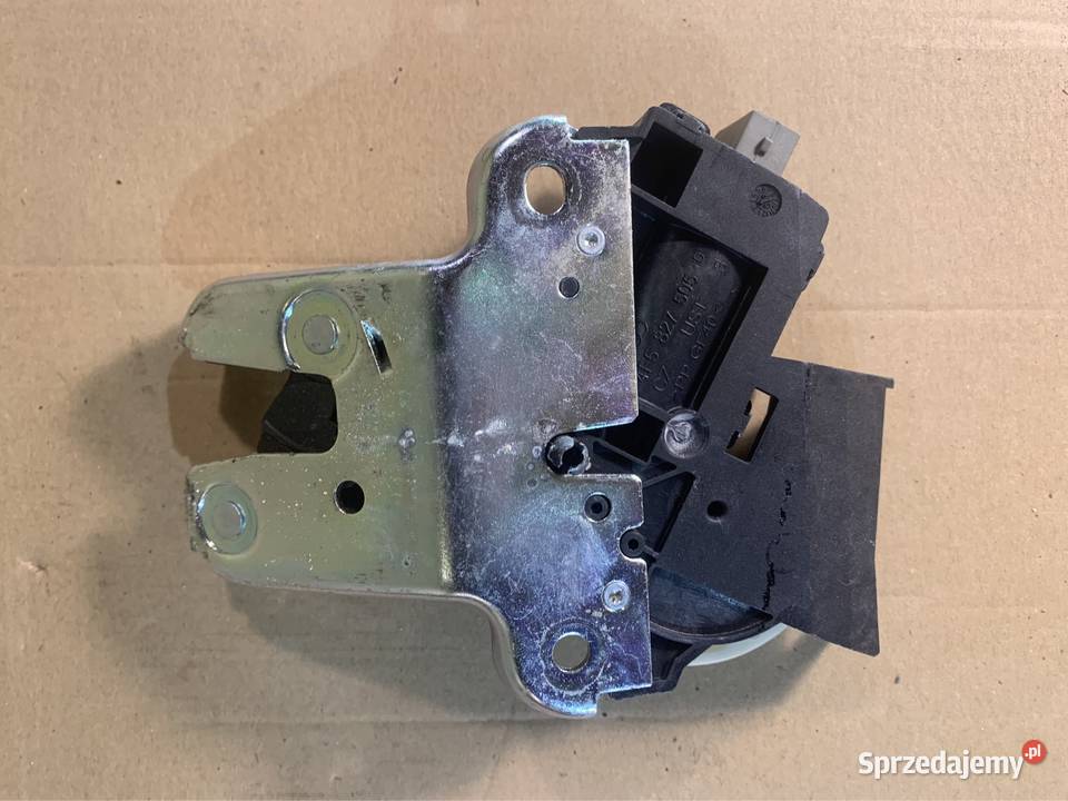 Zamek tylnej klapy 4F5827505 vw passat b6 sedan Motoryzacja Szczecin