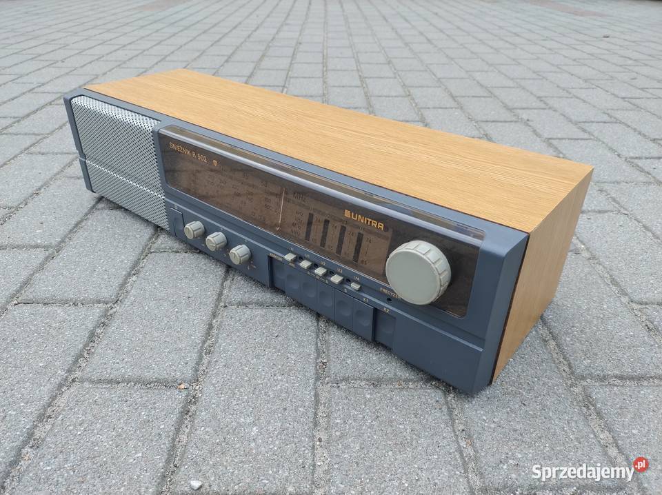 Stare radio Unitra Śnieżnik R 502 PRL design