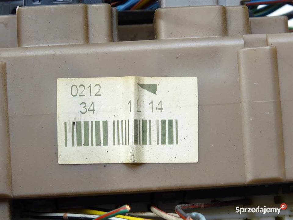 SKRZYNKA BEZPIECZNIKÓW TOYOTA COROLLA E12 osobowe