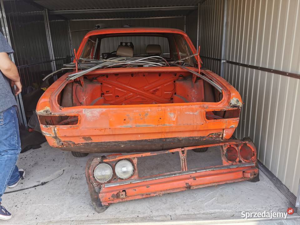 Audi 100 C1 karoseria z dokumentami świętokrzyskie Kielce sprzedam