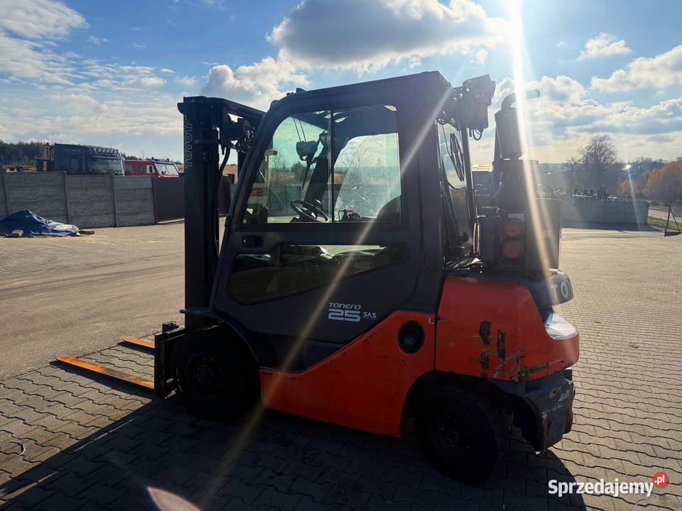 wózek widłowy TOYOTA 8FDF25 2500 Pyroban diesel Działoszyn