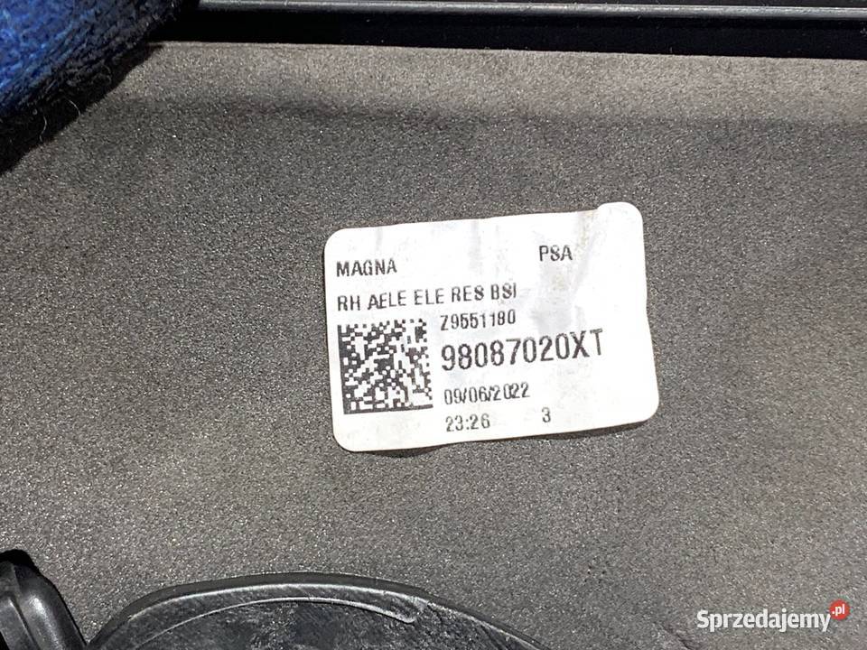 LUSTERKO PRAWY OPEL VIVARO C Bus Blanc Icy