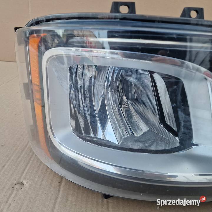 SCANIA R S REFLEKTOR PRAWY LED LAMPA 2655849 ciężarowe Trzciel