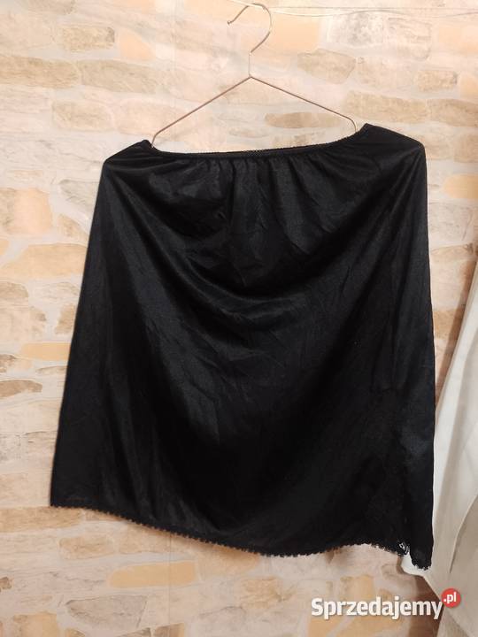 42XL Ekskluzywna czarna półhalka pod spódnicę z