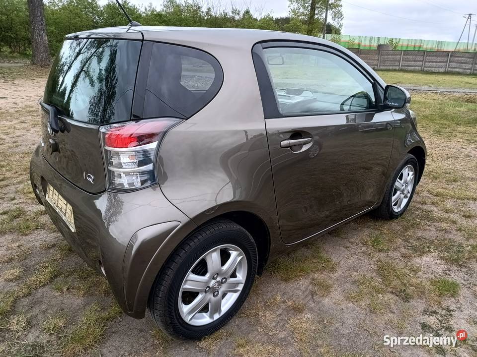 Toyota IQ 10 benzyna z klimatyzacją czujnik deszczu łódzkie sprzedam