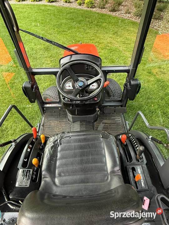 Kubota B2230 teaktor komunalny ciągnik