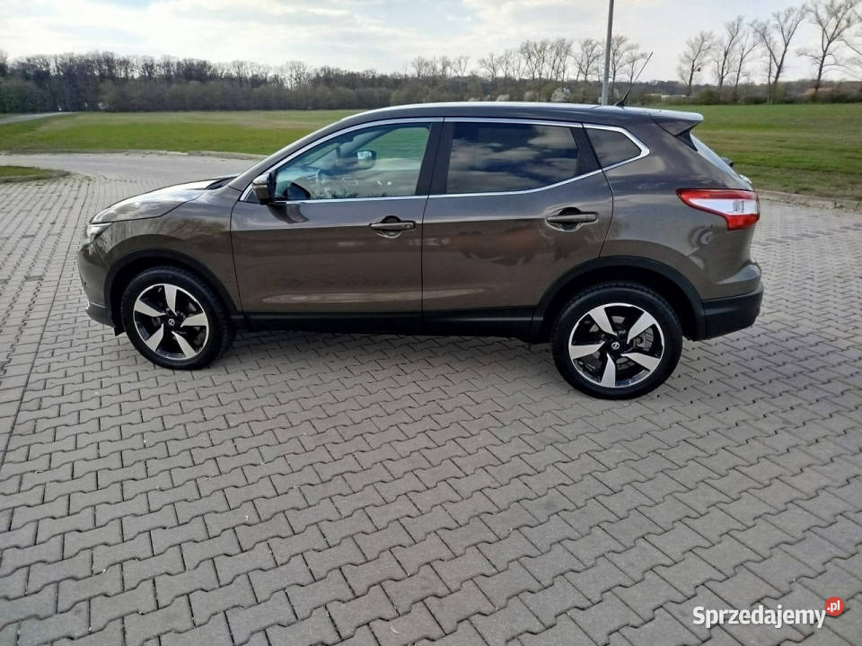 Nissan Qashqai 16 mały przebieg II 20132021 benzyna