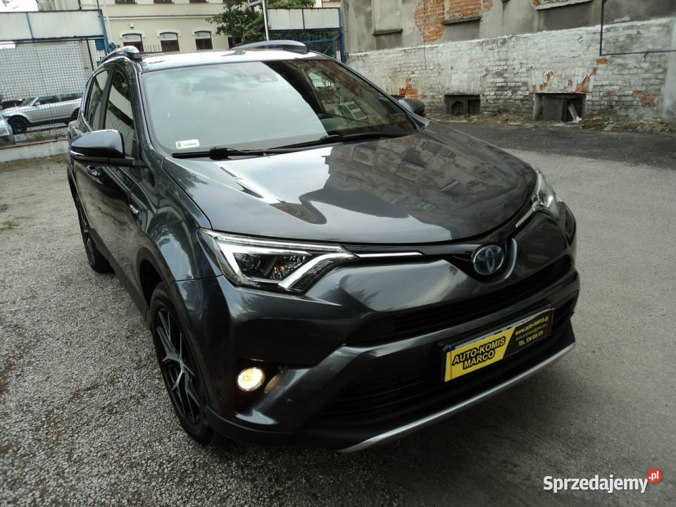 Toyota RAV4 sprzedam ładną TOYOTE RAF4 z 2017r hybryda