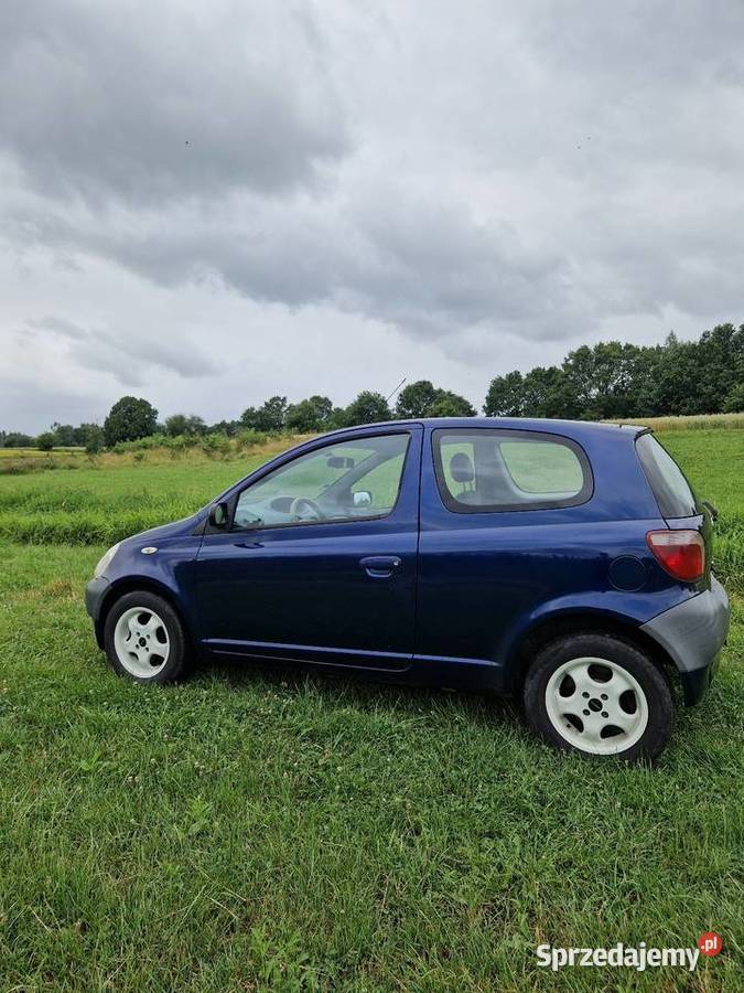 Toyota yaris 10 benzyna w super stanie długie ABS
