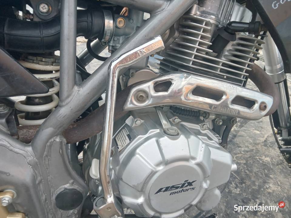 Asix Defender endurocross garażowany lubelskie Janów Lubelski