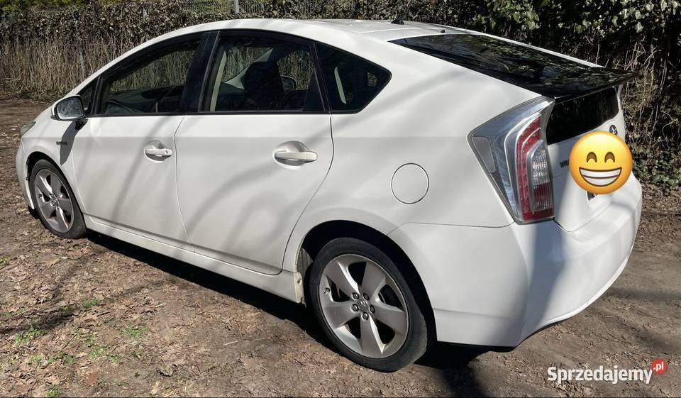 Toyota Prius 18 hybryda bezwypadkowy VAT marża Warszawa