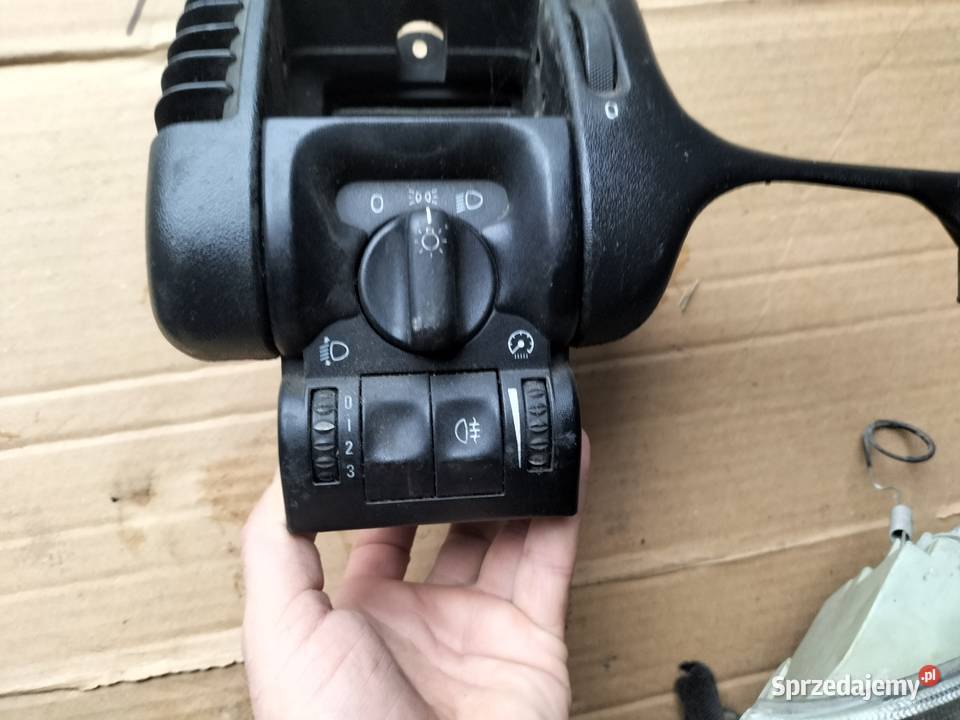 ramka kratka panel włącznik świateł przycisk Wyposażenie wnętrza sprzedam