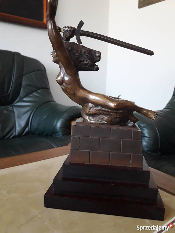 Rzeżba z brązu Nike