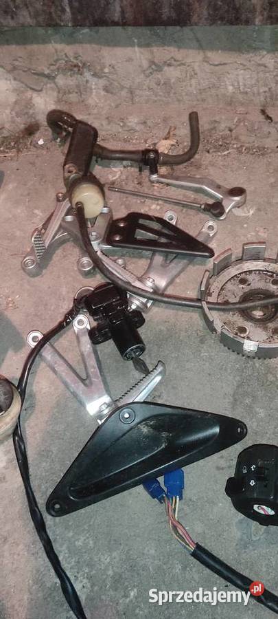 Pozostałości r6 rj03 Wydech Sety Przełącznik Białystok sprzedam