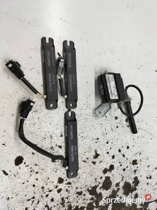 WZMACNIACZ KOMPLET 954702S000 5WY8289C Rok produkcji 2011 świętokrzyskie