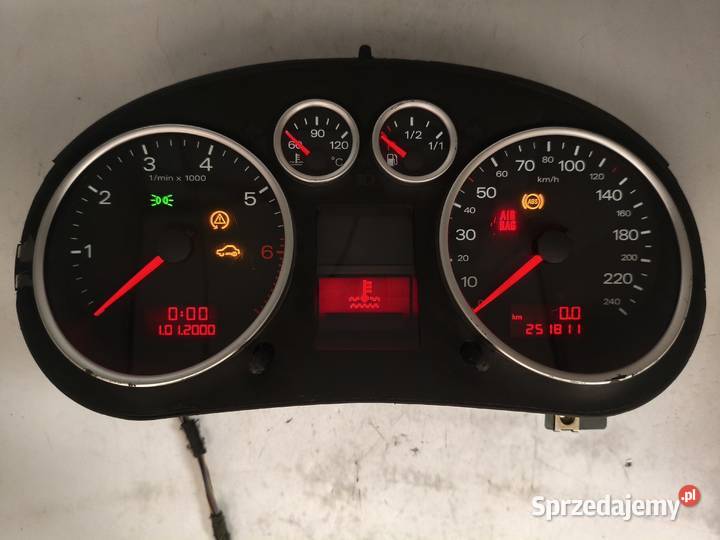 Licznik Zegary Audi A2 16 FSI 8Z0920901 Części samochodowe