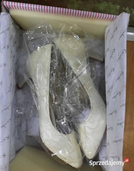 Palety z obuwiem ślubnym 600 par dolnośląskie Bielawa