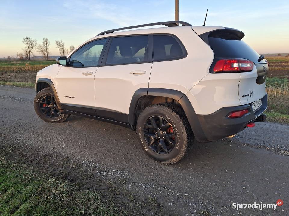 Jeep cherokee trailhawk 32 4x4 Cherokee Turobin