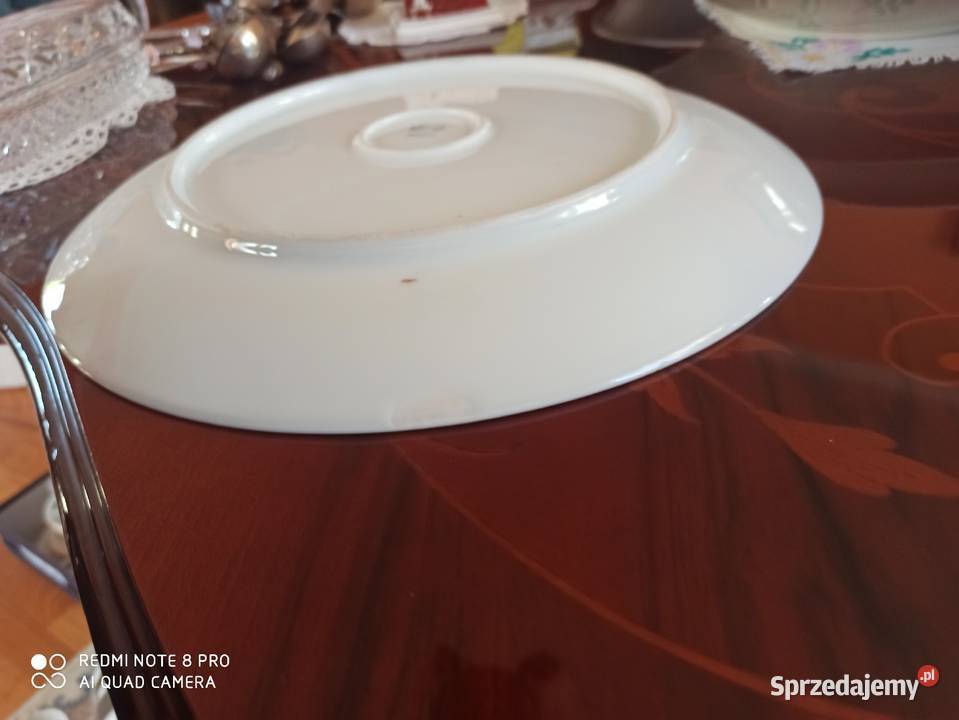 Patera z bordowymi różamiSygnatura Thomas190822 pomorskie Gdańsk