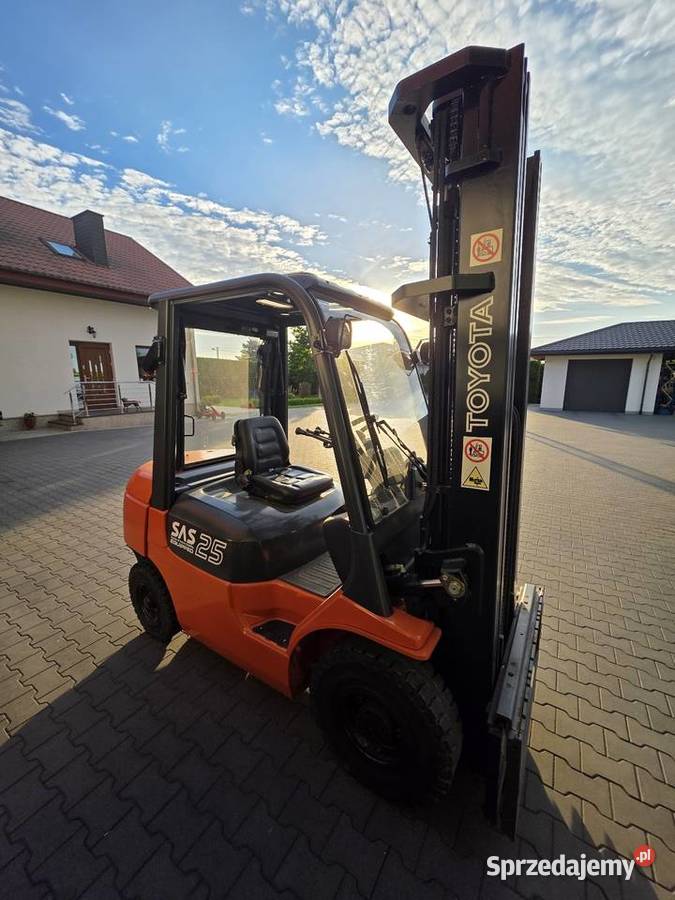 Wózek widłowy TOYOTA 7FDF25 Toyota mazowieckie Huta Błędowska