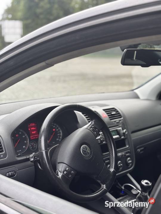 Volkswagen golf V 16MPI Benzyna 102 koni stan Rok produkcji 2005 Mikołajki sprzedam