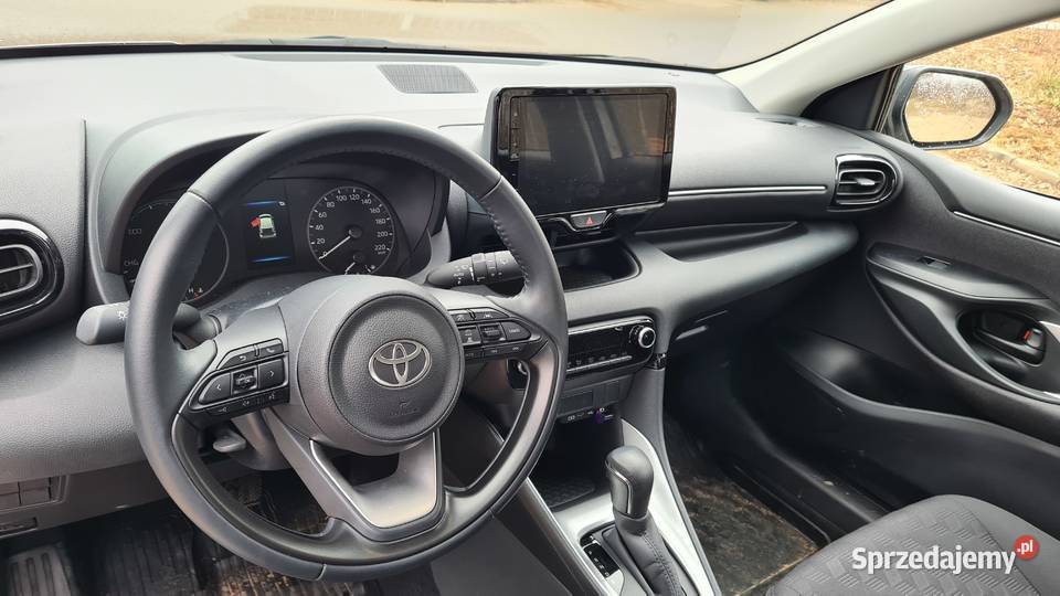 Toyota Yaris 10miesięczna Hybryda Automat 116 12380km mazowieckie