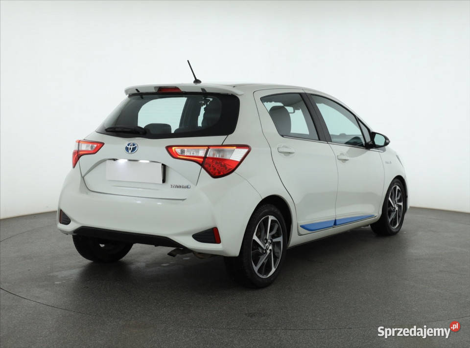 Toyota Yaris 15 Hybrid Yaris Piaseczno