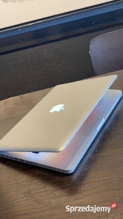 Sprzedaję komputer żeby zapłacić prawo jazdy Police