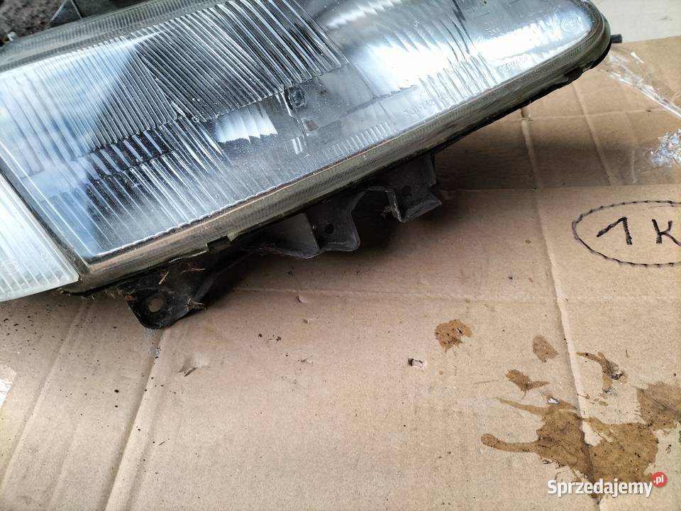 LAMPA PRZÓD PRZEDNIA PRAWA REFLEKTOR Kamień-Kolonia sprzedam
