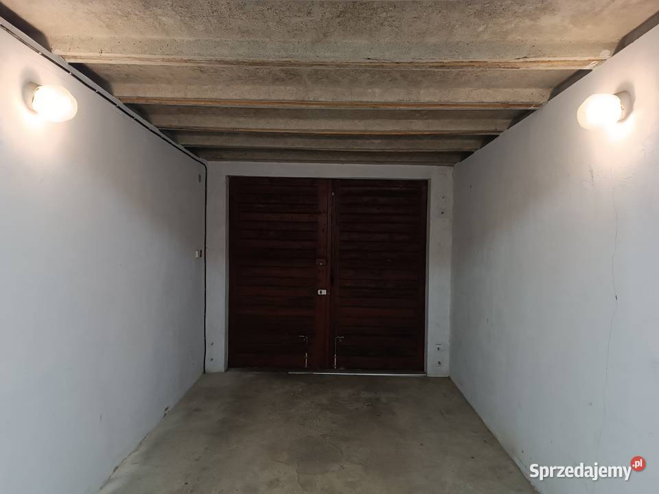 Wynajmę garaż murowany 18 m2 prąd w Wolsztyn