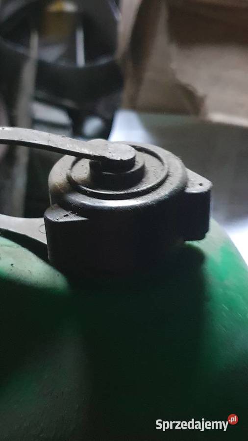 Kanister plastikowy mały zielony na benzyne olej mazowieckie Warszawa sprzedam