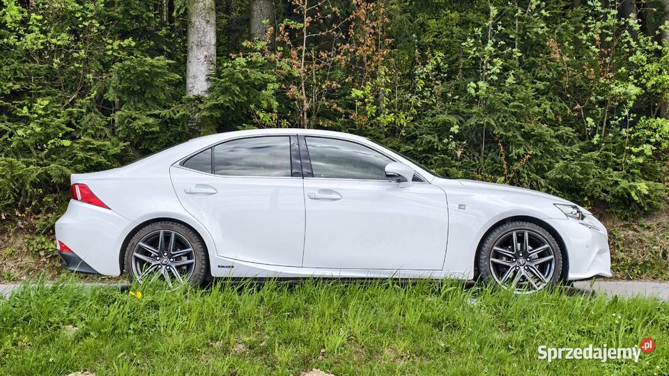 Lexus IS III 300h FSport automatyczna