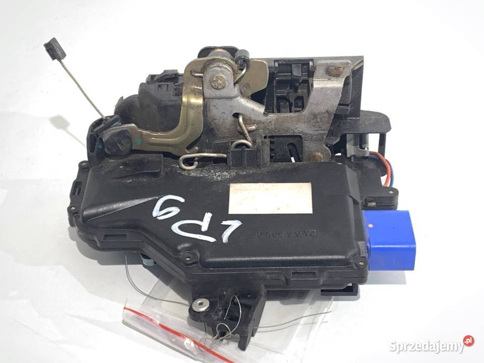 ZAMEK DRZWI LEWY PRZÓD VW TOUAREG SUV 0213