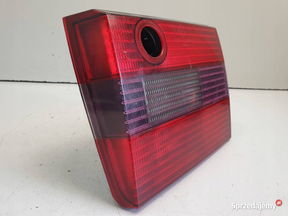 LAMPA Prawy VW Passat B4 sedan TYLNA tył osobowe Rudka