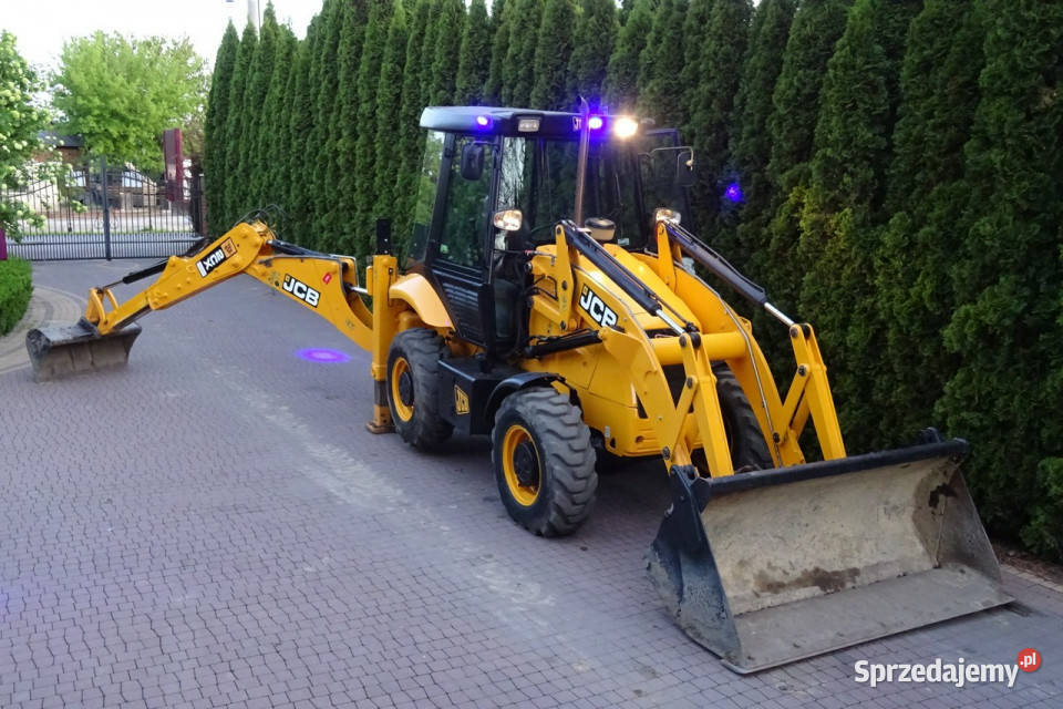 na równych kołach JCB 2CX SM 4 WS JCB 2CX 4x4 Góra Kalwaria