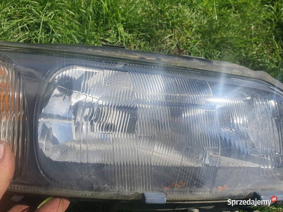Reflektor przedni prawy Volvo v70 II v70 xc xc70 Prawe Oświetlenie Kraków