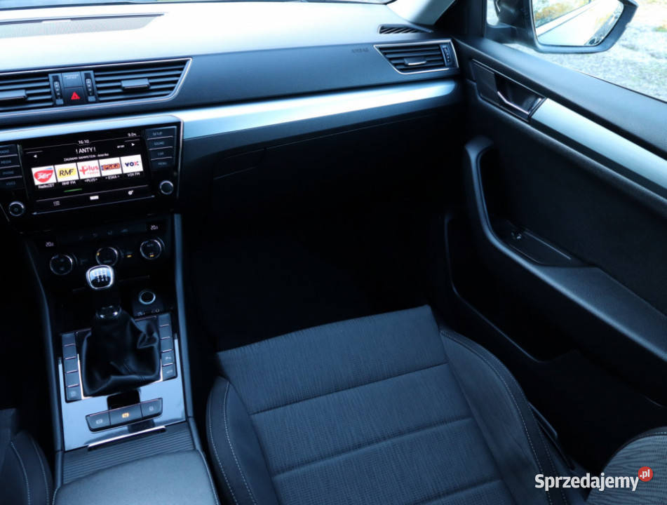 Skoda Superb 20 TDI reflektory ksenonowe Piaseczno