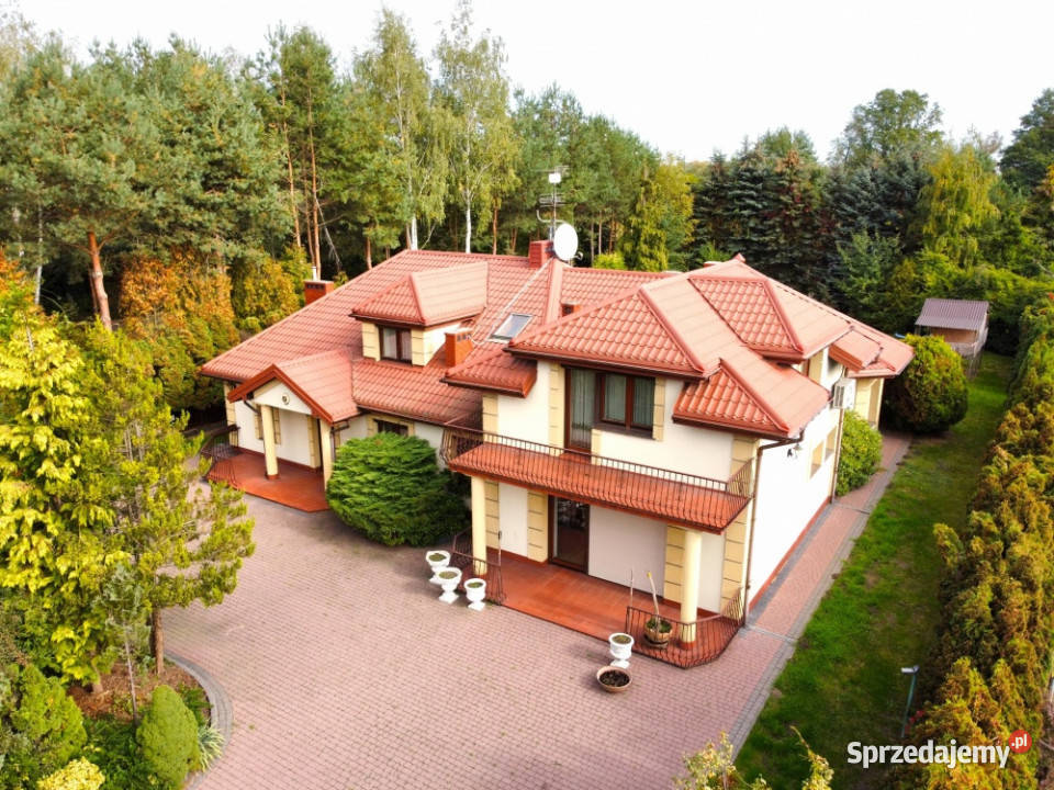 Elegancki dom wolnostojący 250 m2 Wysoki 2 piętra Sprzedaż Nadarzyn