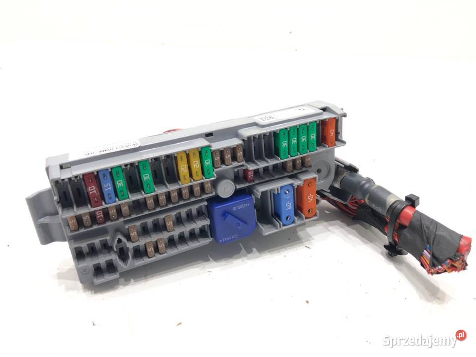 SKRZYNKA BEZPIECZNIKÓW BMW G30 9350313