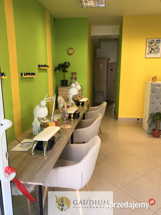 Lokal w centrum Gdyni z witryną sprzedam