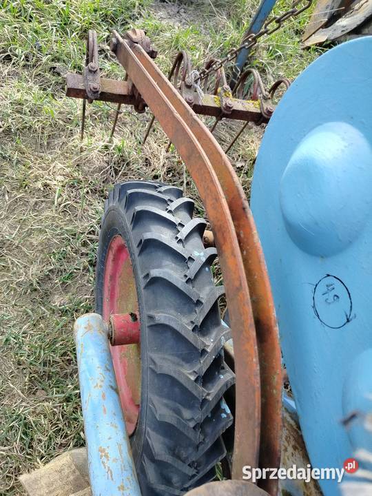 Siewnik 3m nieuszkodzony Konin