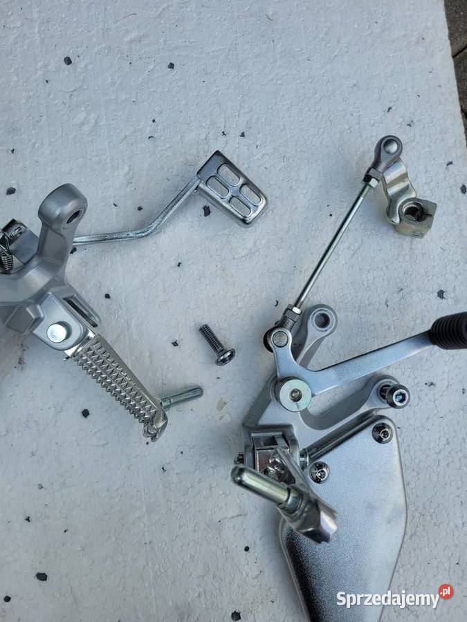 Yamaha R3 R 3 1924 SET PODNÓŻEK DŹWIGNIA ZMIANY Nowy Tomyśl