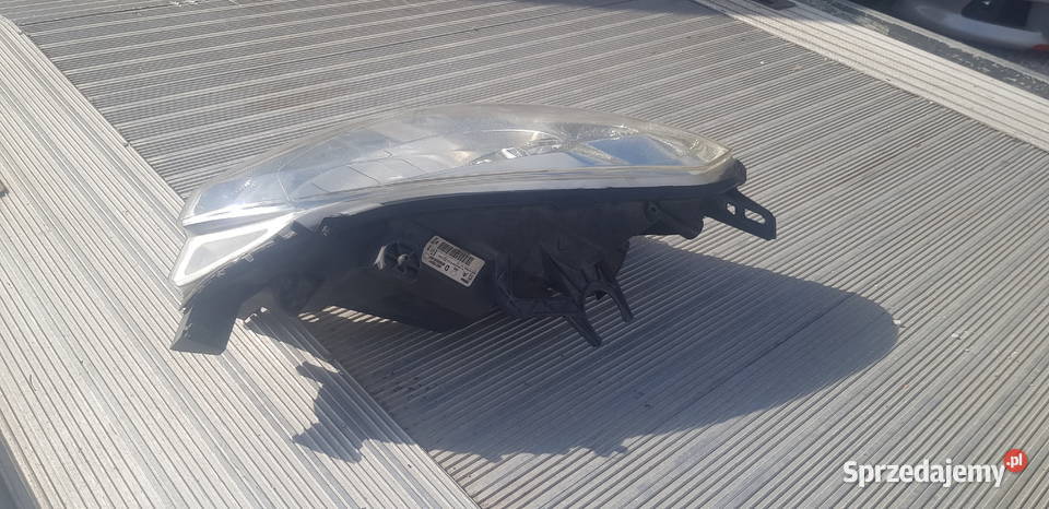 Citroen Berlingo Peugeot Partner lampy prawa osobowe Lampy przednie Morawica