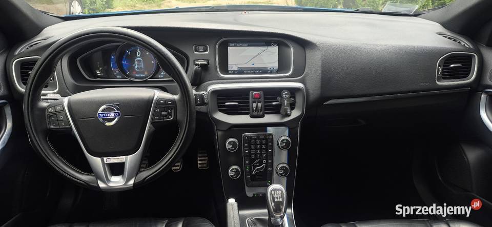 Volvo V40 D2 RDesign Momentum Rebel Blue limited Nasielsk