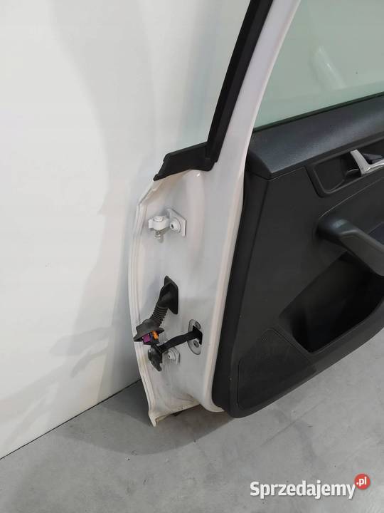 DRZWI PRAWE TYŁ KOMBI LF9E Skoda Rapid I