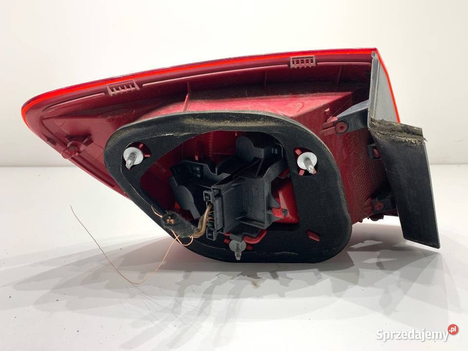 LAMPA PRAWY TYŁ SEAT IBIZA IV Hatchback 0817